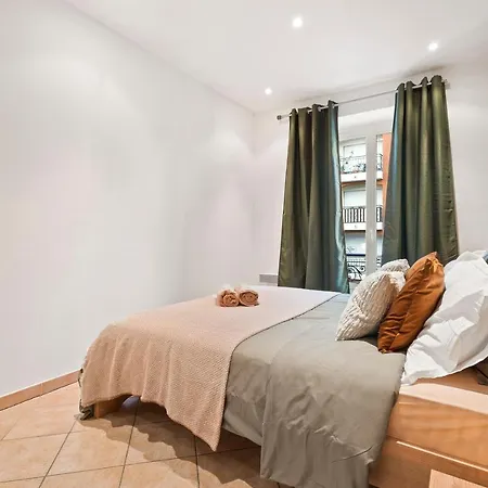 - Renting - Lascaris - Charm & Spacious & Comfort 3p Port Bonaparte